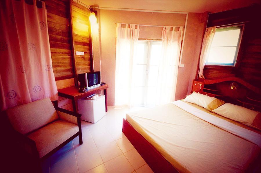 Red Z Cool Mountain Hotel Khao Kho Exterior foto